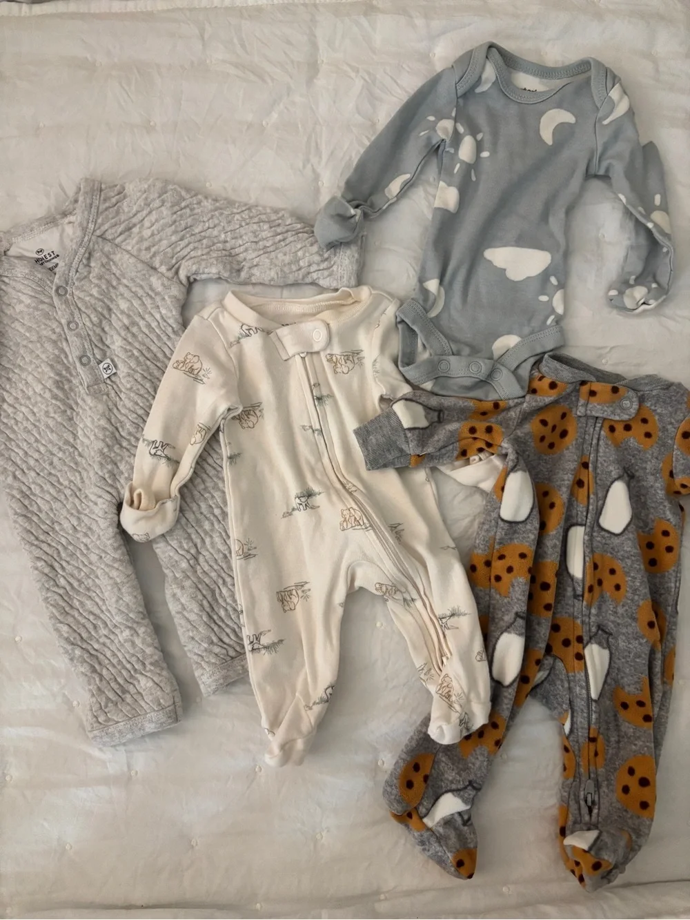Preemie Baby Clothes Bundle – 4 Pieces – Carter’s & Honest Baby – Like New